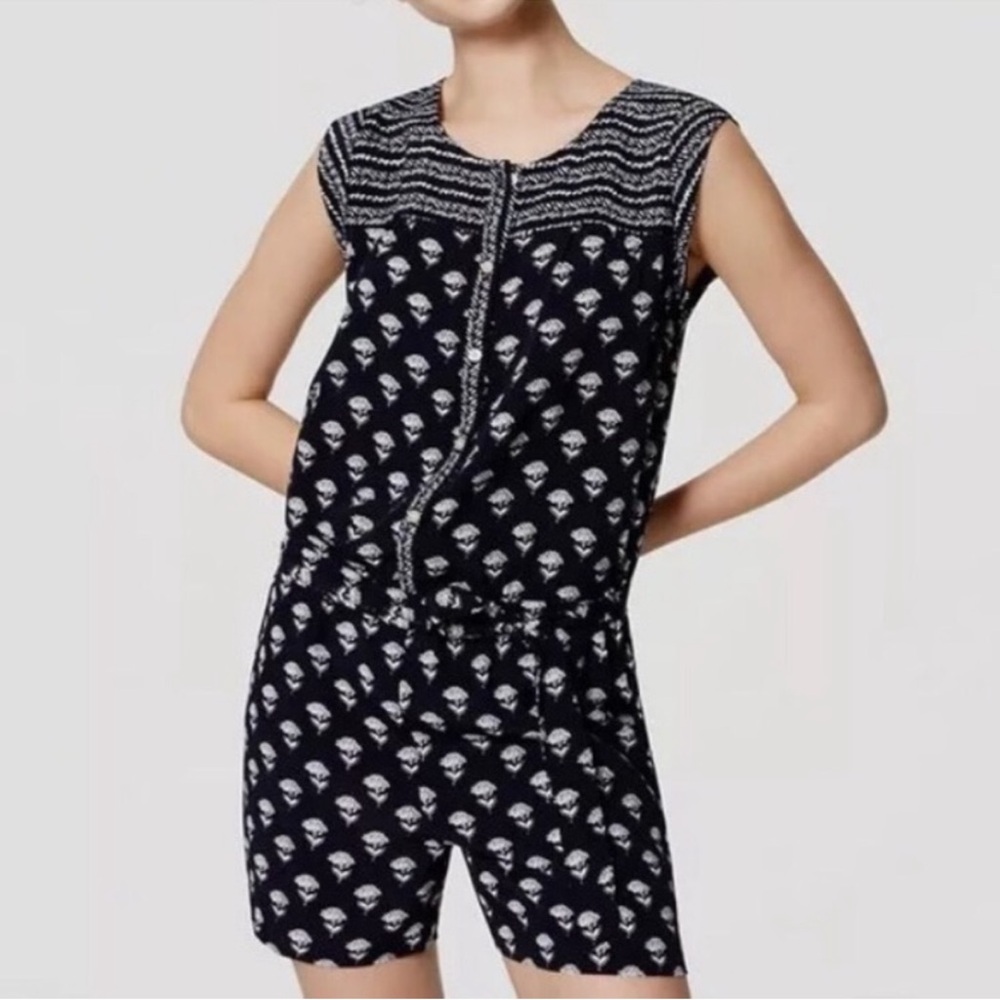 Ann Taylor LOFT Romper Shorts Sleeveless Buttons Navy & White Small Pockets